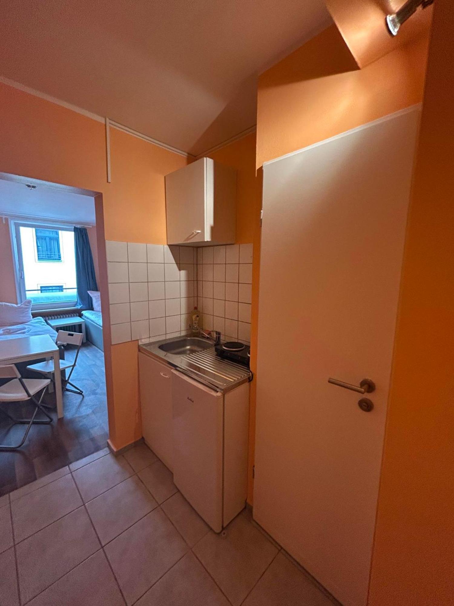Low Budget Central Station Aparthostel Munchen Bagian luar foto